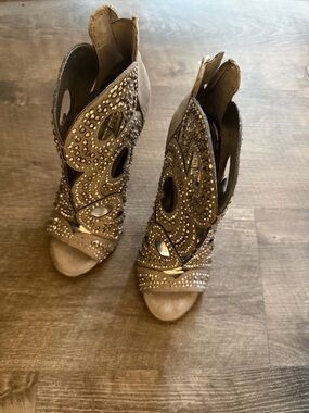 Gianni Bini Taupe Embellished Cutout Peep-Toe Heels NWOT